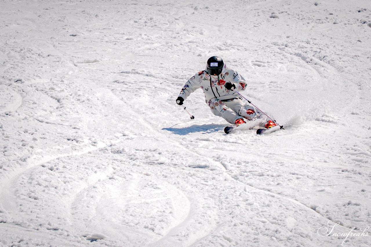 キロロリゾート｜ポカポカ陽気で絶好の春スキー日和♪こんな日は、みんなで思いっきり春雪を満喫しましょう！